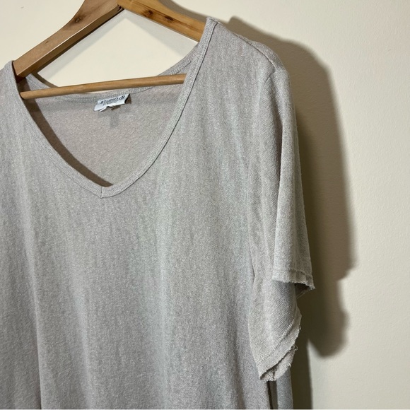 Studio B by Bobeau Slub Knit V-Neck Short Sleeve Top Tiered Hem - Picture 3 of 13